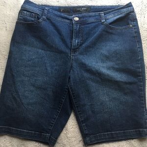 Bermuda jean shorts